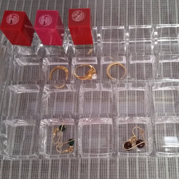 26 Compartment Clear Heavy Acrylic Lipstick/Jewelry Tray 8.5"x 5" - Picture 2 of 7